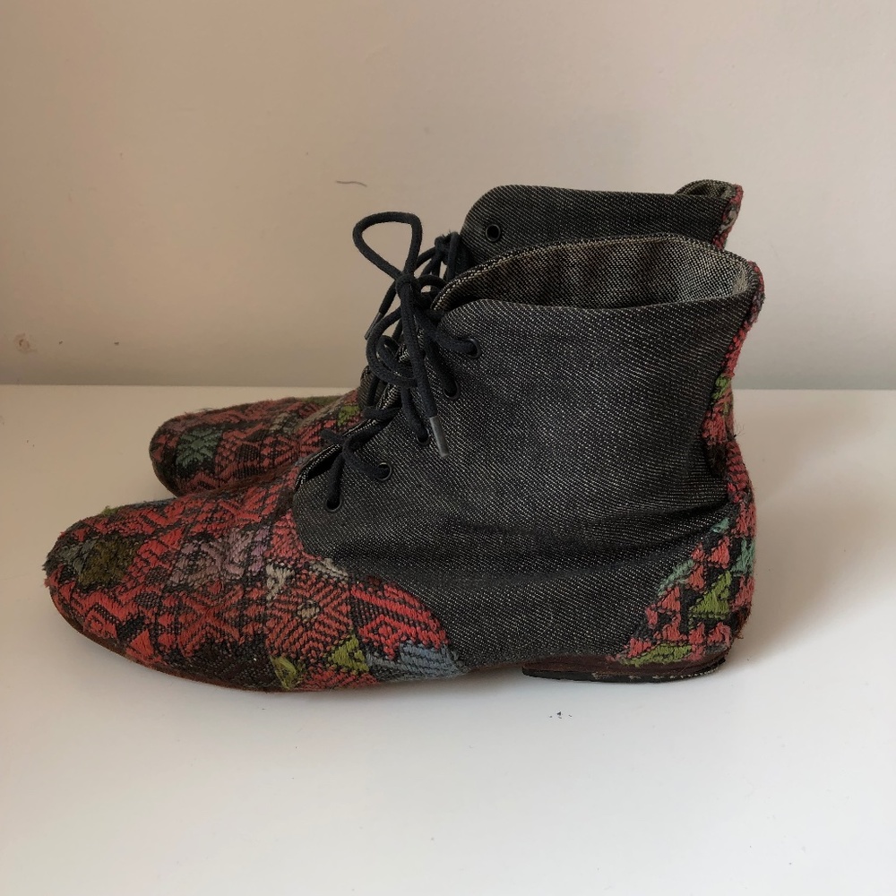 Osborn Women's Embroidered Boots US 8.5